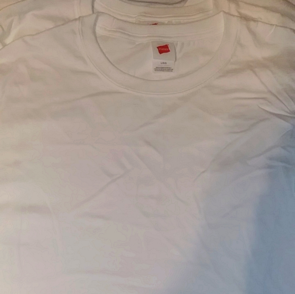 Hanes white t-shirts 👕